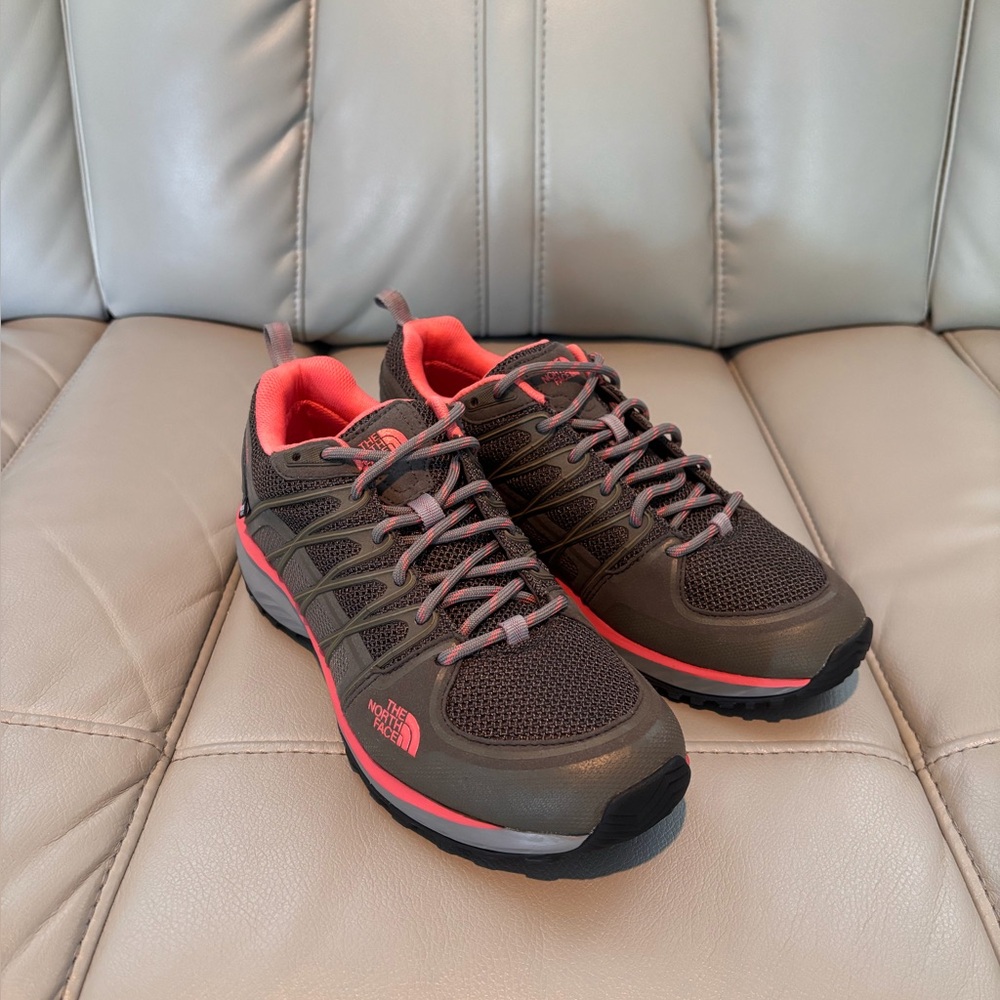 North Face Litewave Explore WP Hiking Tennis Shoe. NEW